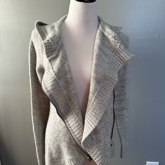Bench women’s size S soft‎ knit cardigan sweater with front zip with hood, gray - Picture 7 of 14